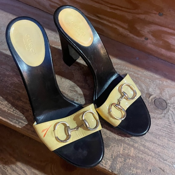Gucci size 8 1/2 black high heels lightly used - Picture 1 of 6